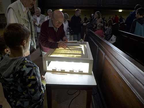 15.2  Biblische Geschichte mit Sandpainting