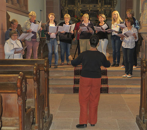 4.4 Abendlieder vom Frauenchor und Video-Doku der Chorgeschichte